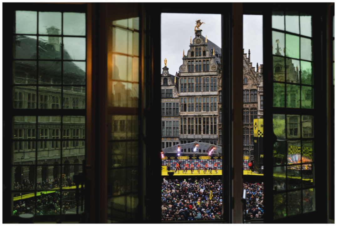 Main image RVV 26 - Antwerpen Window