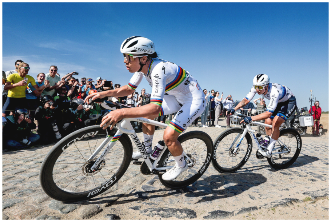 Main image Kopecky & Wiebes in Roubaix 25
